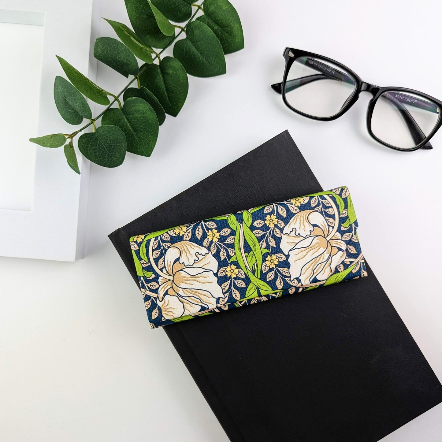 William Morris Pimpernel Eye/Sunglass Case