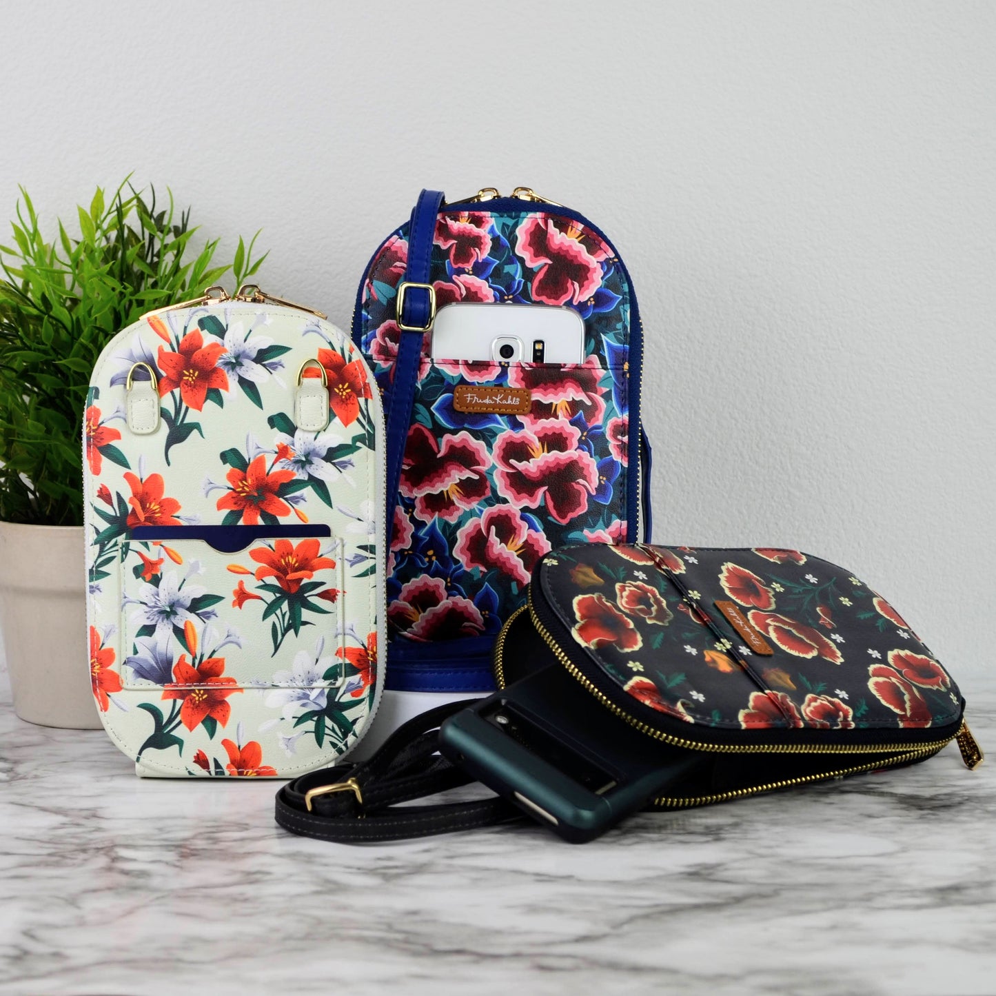 Frida Kahlo Kahlo Poppies Crossbody